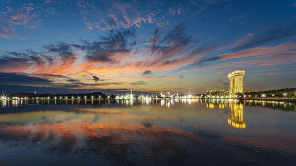 다섯 개의 달이 뜨는 경포호수 야경 [사진 제공 강릉시. 재판매 및 DB 금지]