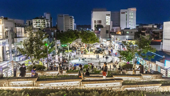 주말이면 월화거리 야시장이 열린다. [사진 제공 강릉시. 재판매 및 DB 금지]