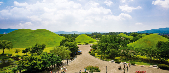 고분공원 대릉원 [사진제공(촬영자) - 경주시 관광자원 영상이미지]