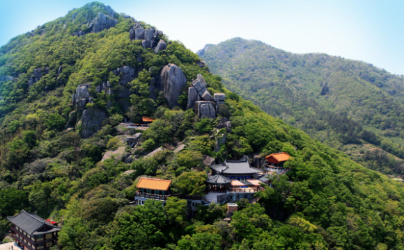 향일암의 아침 — 일출로 맞이하는 여수의 새날 [사진 제공 여수시. 재판매 및 DB 금지]