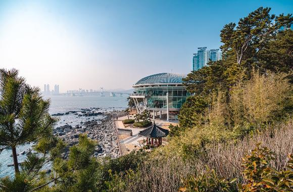 동백섬 누리마루  [사진 제공 부산광역시. 재판매 및 DB 금지]
