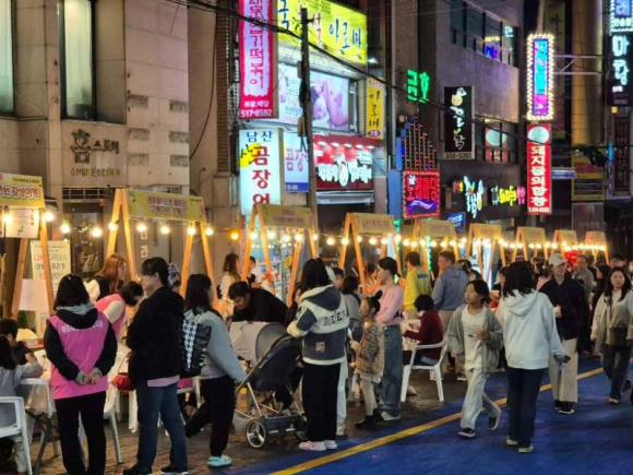 남산로 플리마켓 [사진 제공 부산 금정구. 재판매 및 DB 금지]