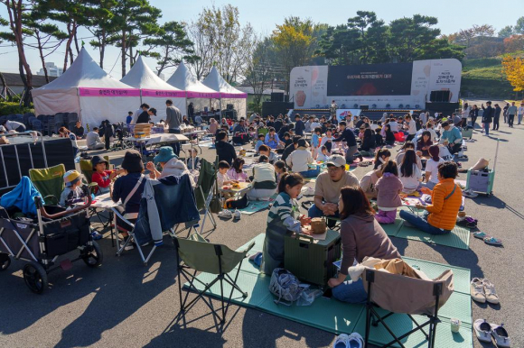 우리가족 도자기만들기 [사진 제공 김해시. 재판매 및 DB 금지]