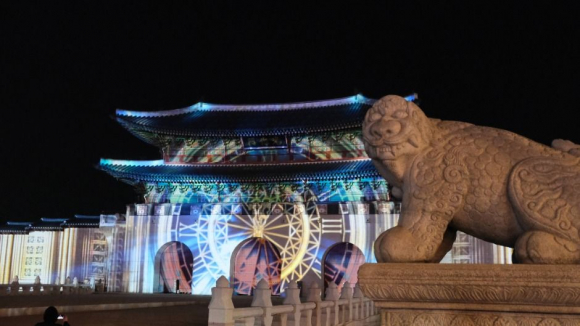 서울의 심장부 광화문광장이 올겨울 다시 한번 거대한 빛의 무대로 변신한다. [사진 제공 서울특별시. 재판매 및 DB 금지]