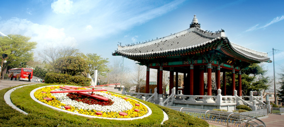 부산 용두산공원 시민의 종 [사진 제공 부산광역시. 재판매 및 DB 금지]