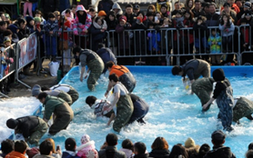맨손인삼송어잡기 [사진 제공 홍천문화재단. 재판매 및 DB 금지]