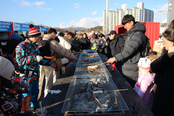 대관령 눈꽃축제 현장스케치 먹거리 [사진 제공 대관령축제위원회. 재판매 및 DB 금지]