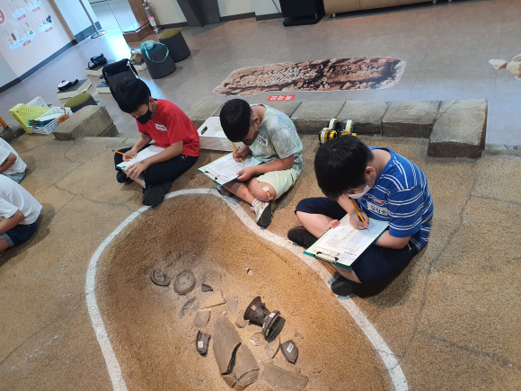 대가야 유물 발굴 체험 [사진 제공 고령군. 재판매 및 DB 금지]