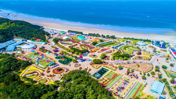 태안세계튤립꽃박람회 전경  사진=한국관광공사 라이브스튜디오 [사진 제공 네이처월드. 재판매 및 DB 금지]